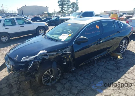 2018 Buick Regal Sportback Essence z USA, uszkodzony, nr VIN W04GP6SX5J1116226